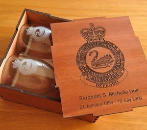 Pair wine glasses engraved in red gum timber box
