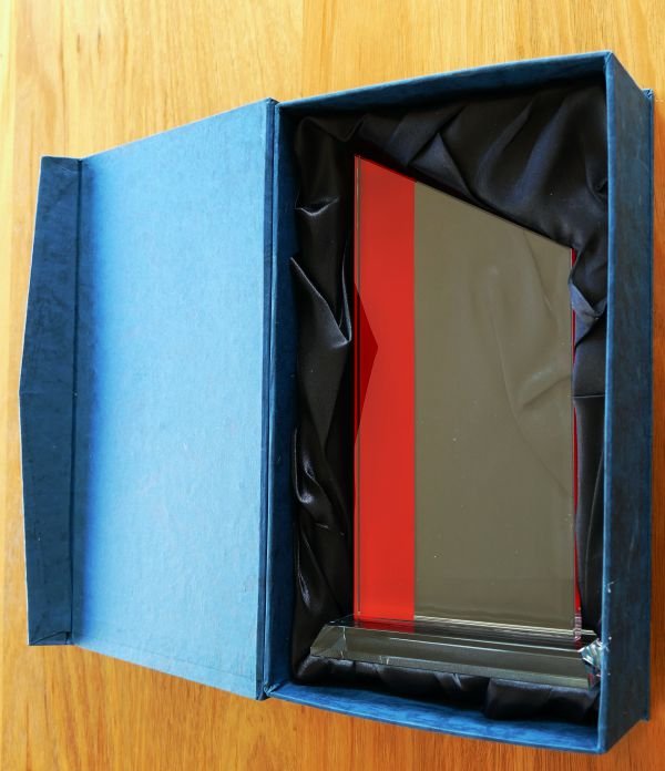 Glass award box red band and clear glass