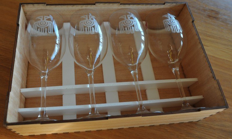 Blackwood engraved box showing 4 wine glasses