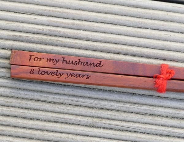 Timber chopsticks set with two texts