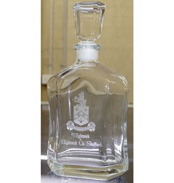 Decanter bottle with stopper engraved with image and text