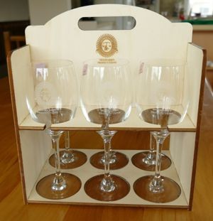 Wine glass set 6 engraved in timber carry box