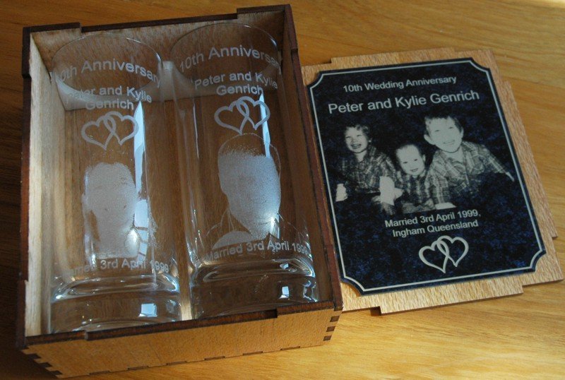 Silky Oak with Plate engraved photo and tumbler glasses in timber box